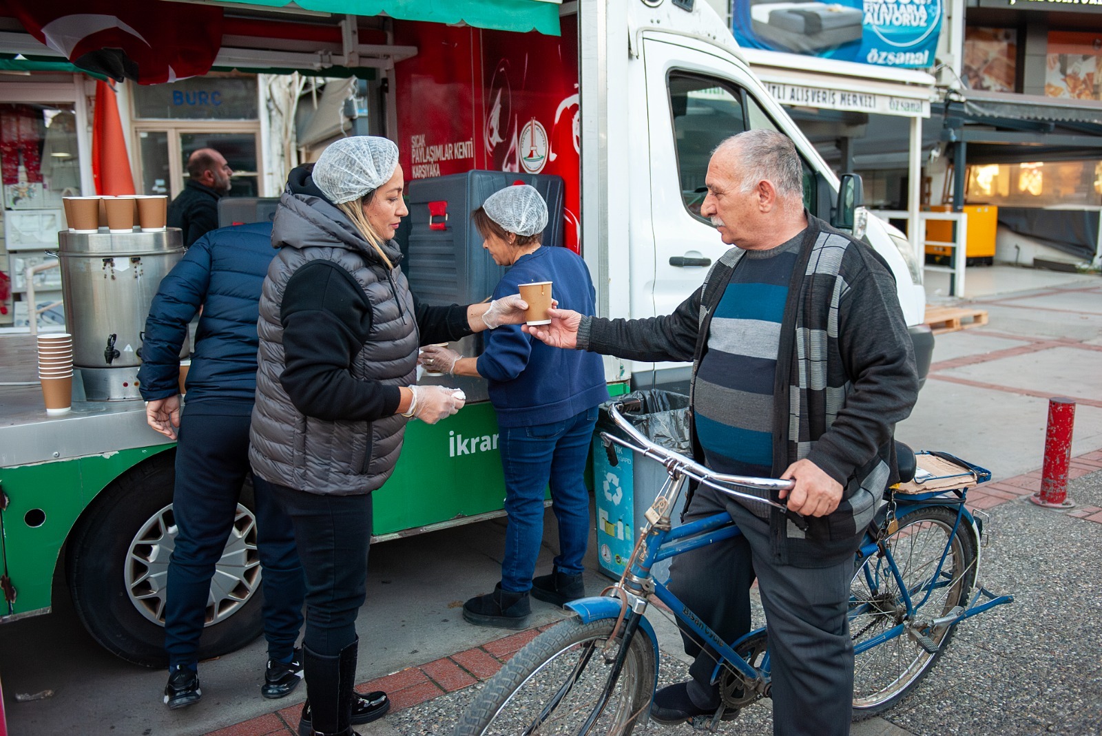 Karşıyaka’da Kış Sabahlarına Sıcak Dokunuş