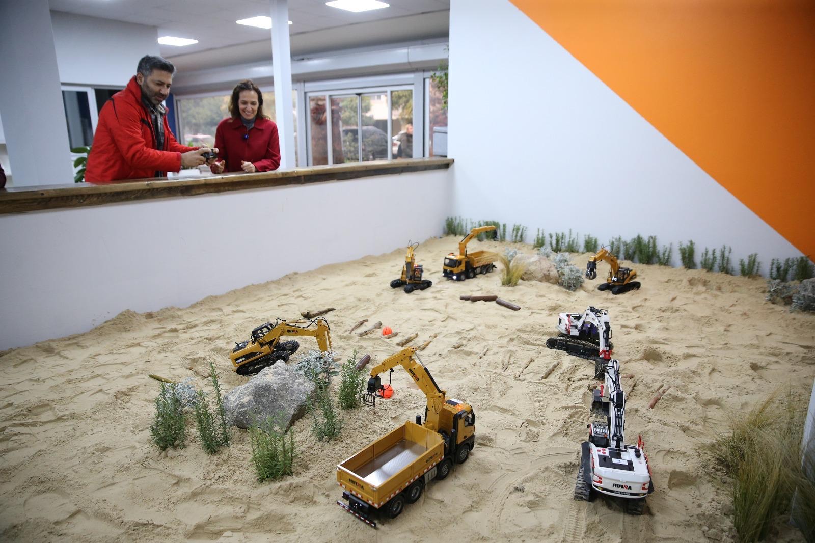 Başkan Ünsal: Gençlerin ihtiyaçlarına odaklanıyoruz