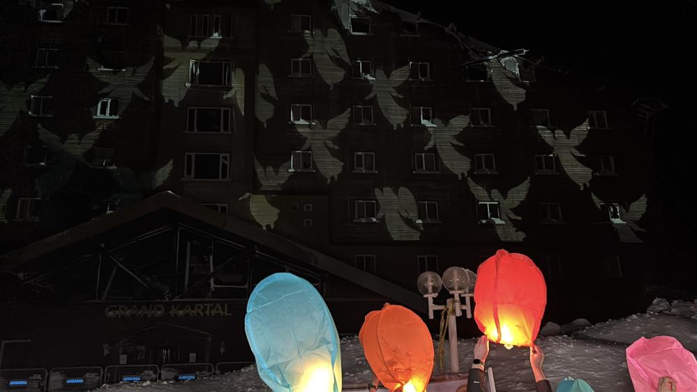 Kartalkaya Yangın Faciasının Birinci Yıldönümünde Acılı Aileler Otel Önünde Bir Araya Gel