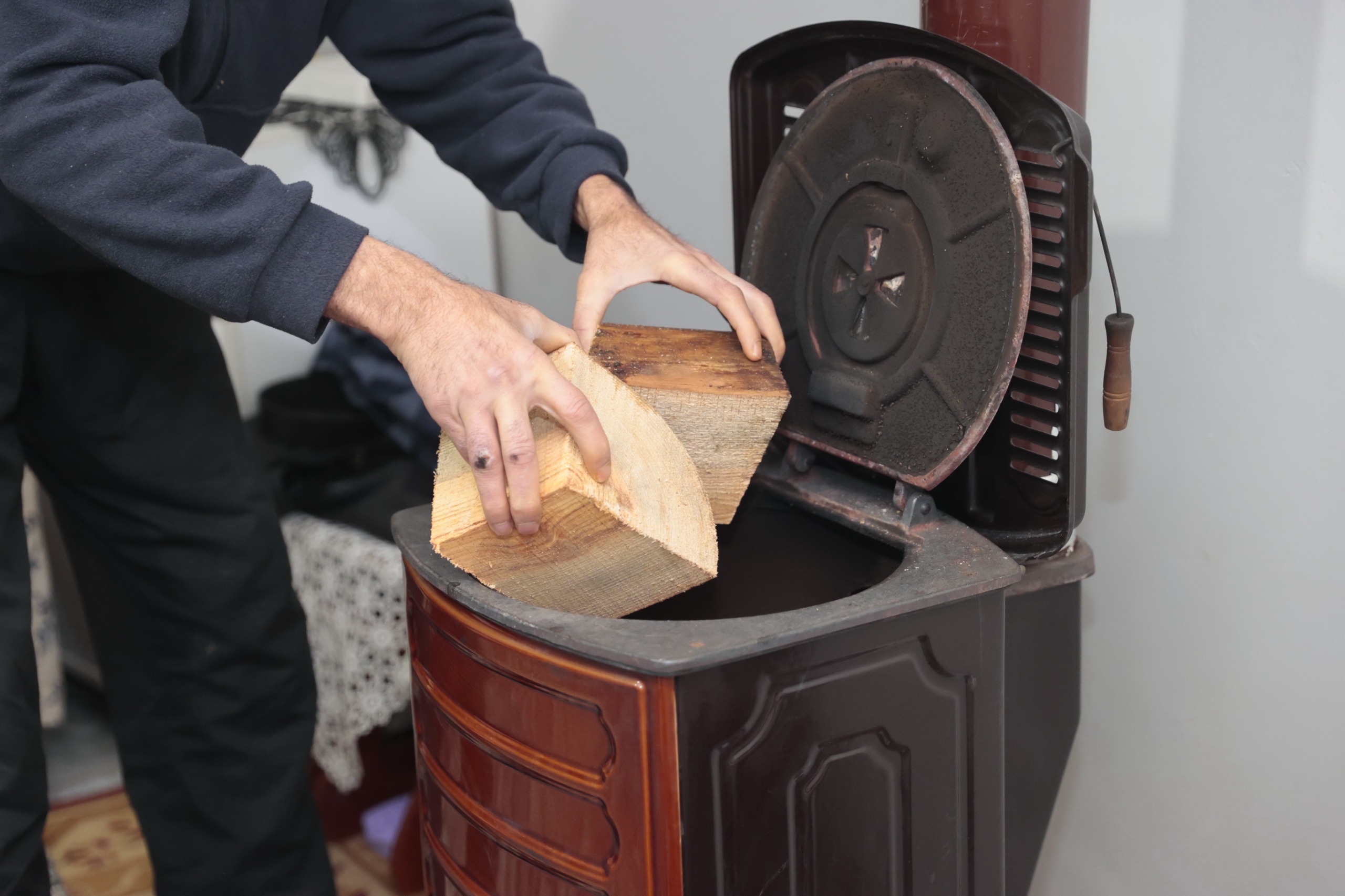 Konak'ta Kış Dayanışması Budanan Ağaçlar Yuvaları Isıtıyor (7)