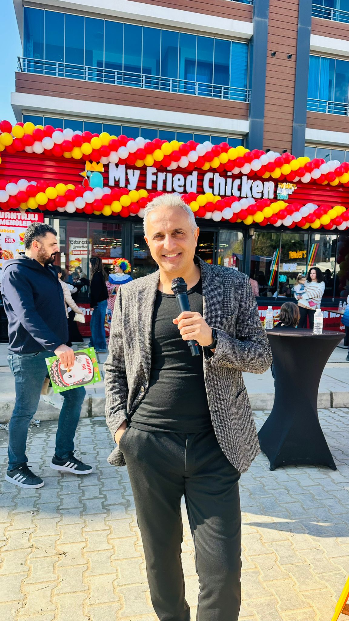 Karslıoğlu minik hayranları ile...