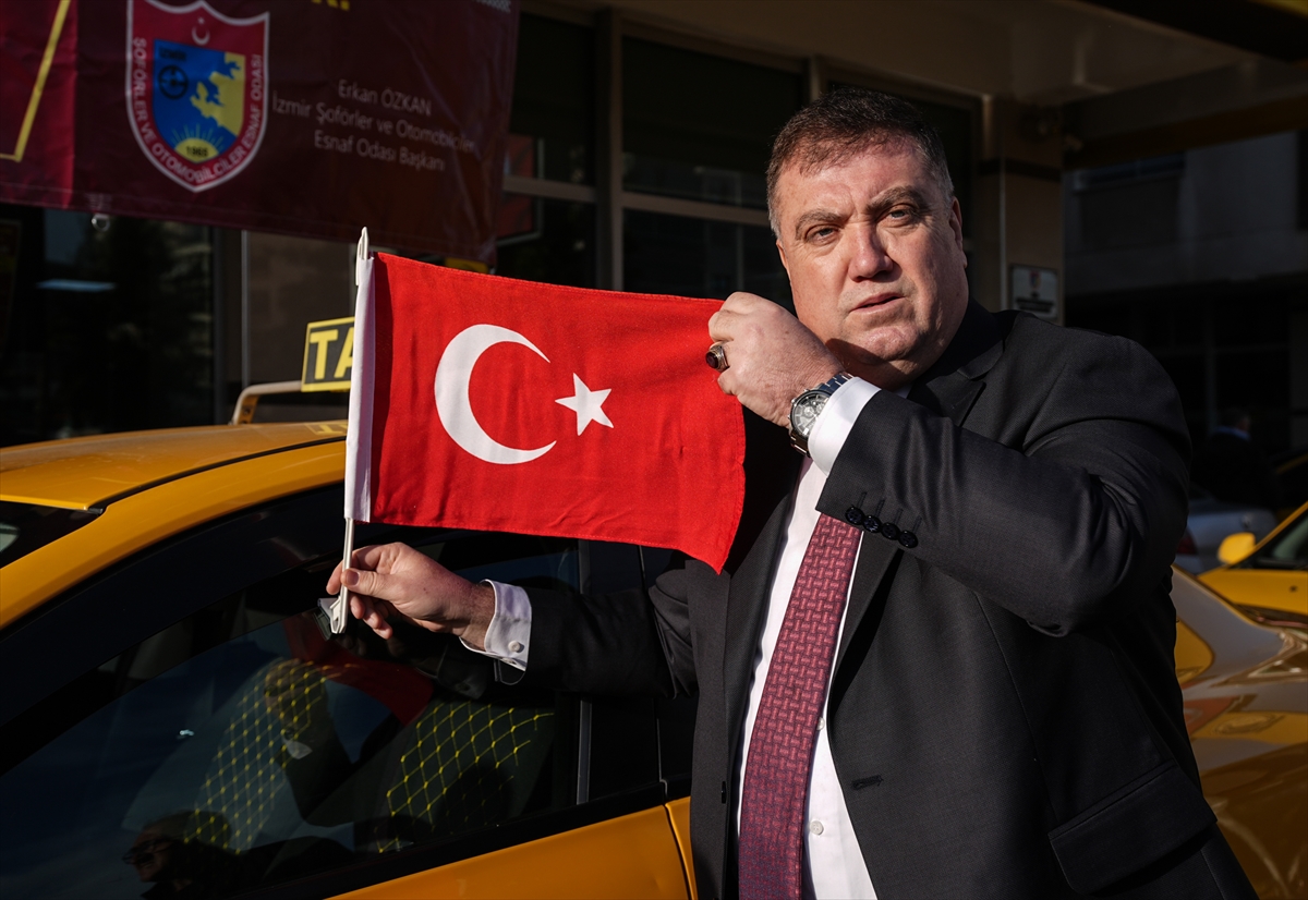 Türk Bayrağına Saldırıya İzmir’den Cevap! 1