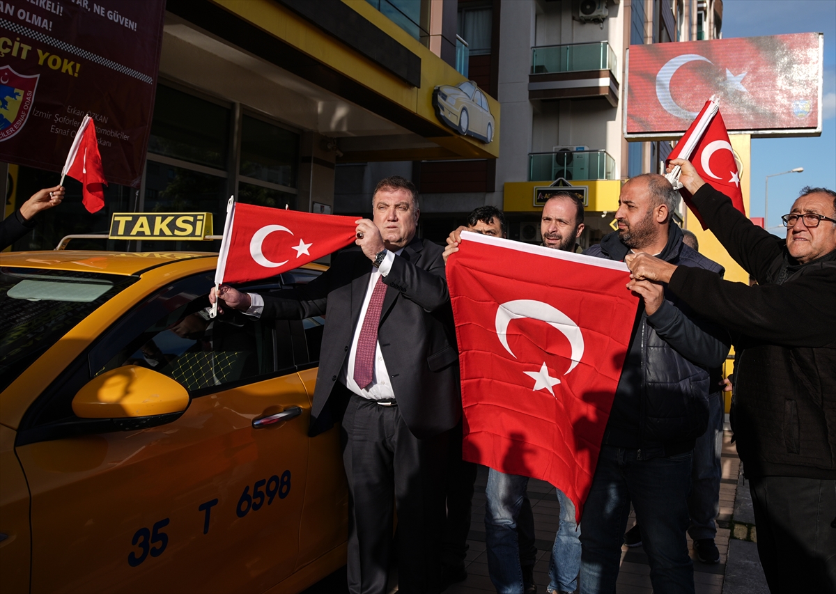 Türk Bayrağına Saldırıya İzmir’den Cevap! 2