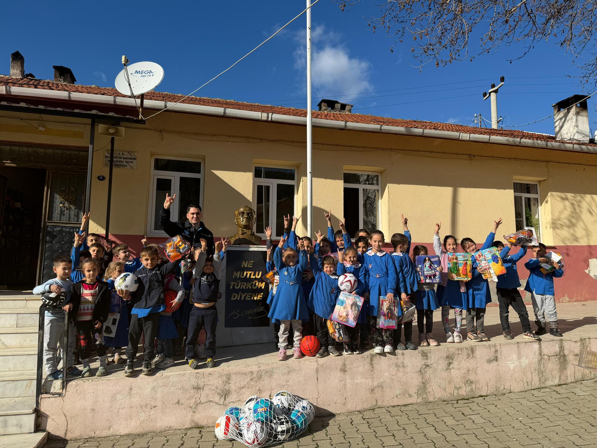 Ülkü Ocakları İzmir’den Bayındır