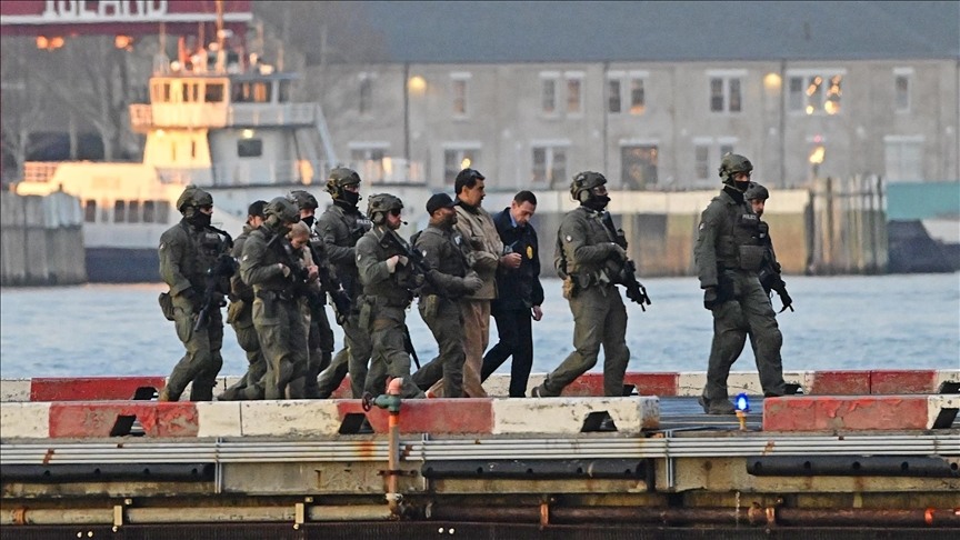 Maduro ABD askerlerinin arasında