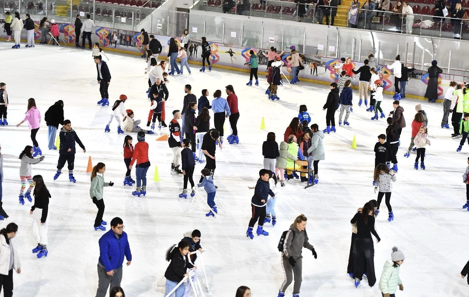 Yarıyıl Tatilinde Buz Pisti Ücretsi