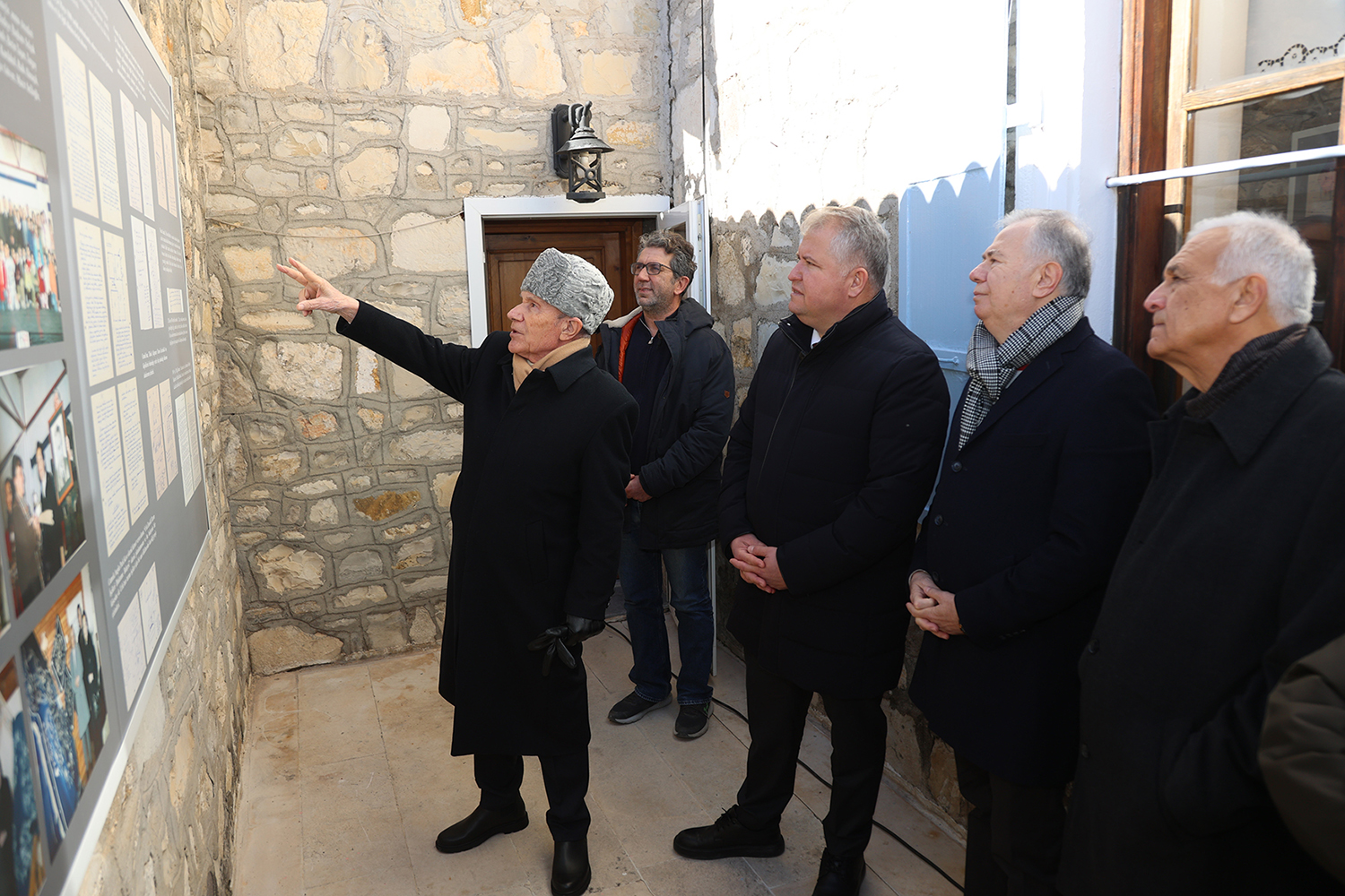 Yaşlanmaz Şai̇r Çocuk Necati̇ Cumali 105 Yaşinda (4)