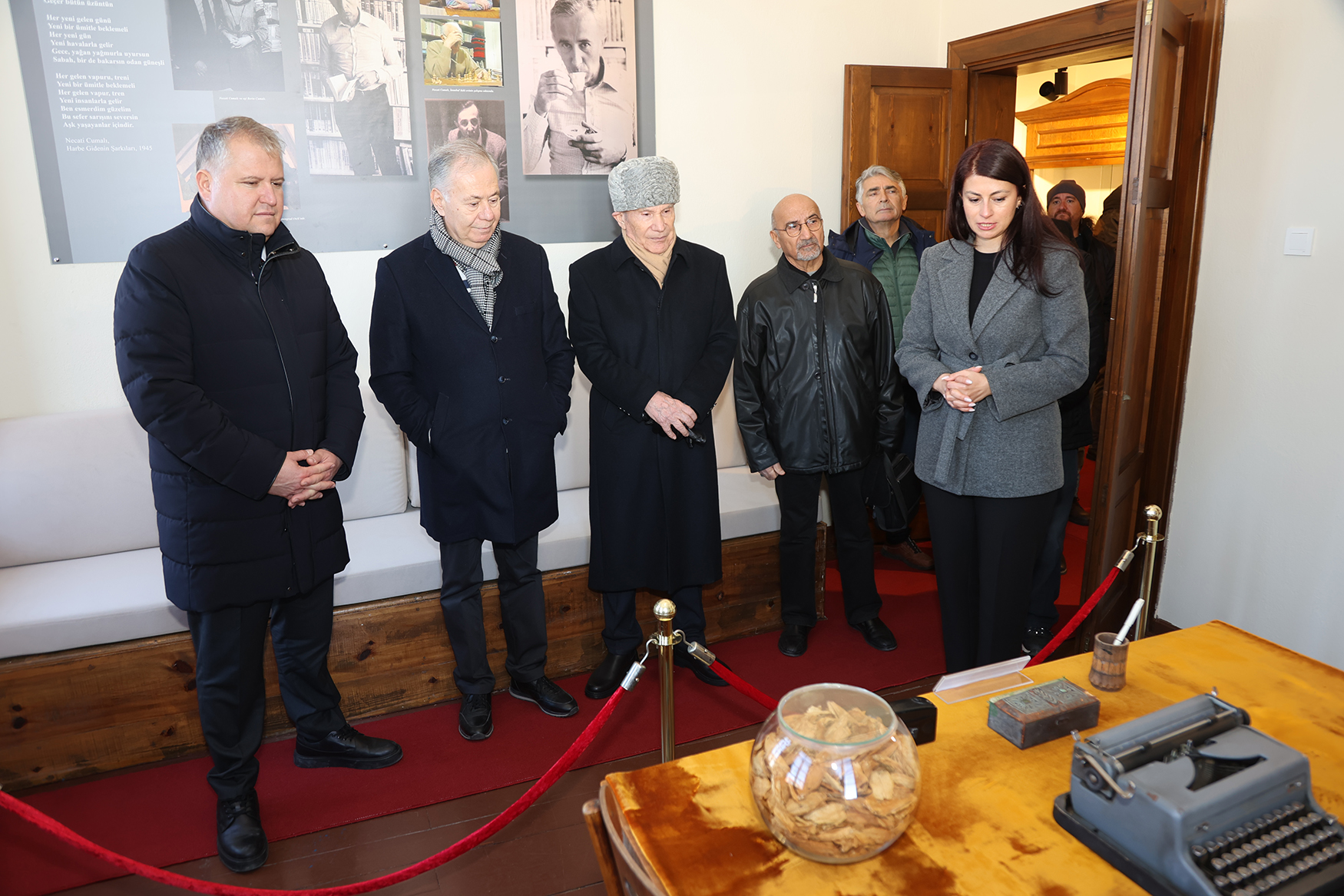 Yaşlanmaz Şai̇r Çocuk Necati̇ Cumali 105 Yaşinda (5)