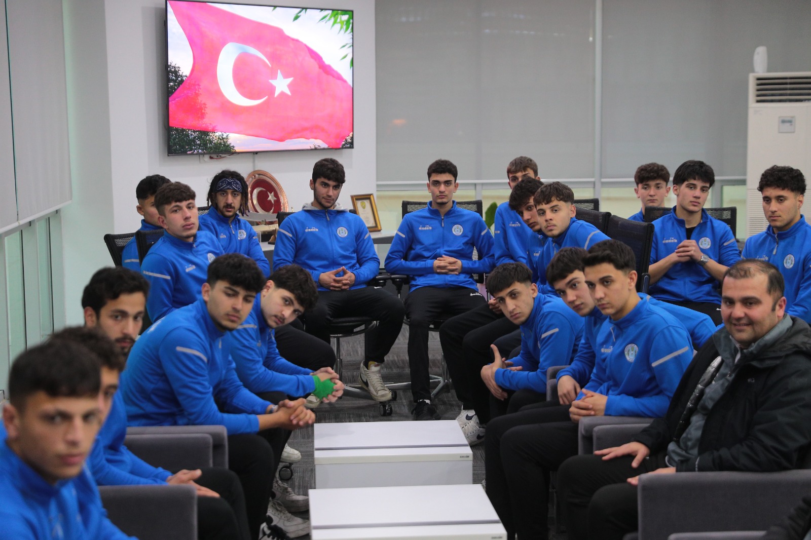 3 Aliağa Helvacı Spor U 18 Takımı İzmir Şampiyonu Oldu