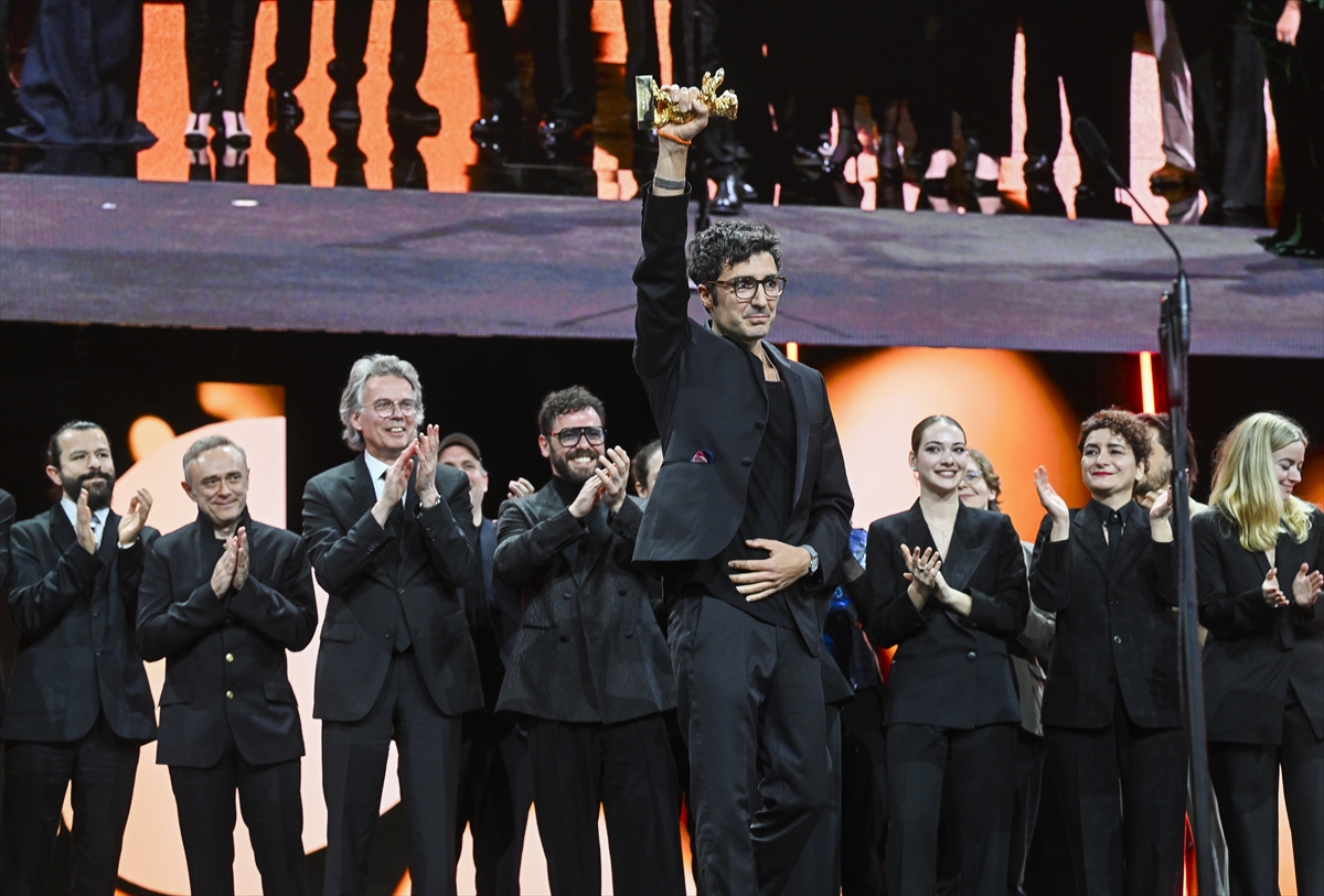 Sarı Zarflar'a Altın Ayı ödülü