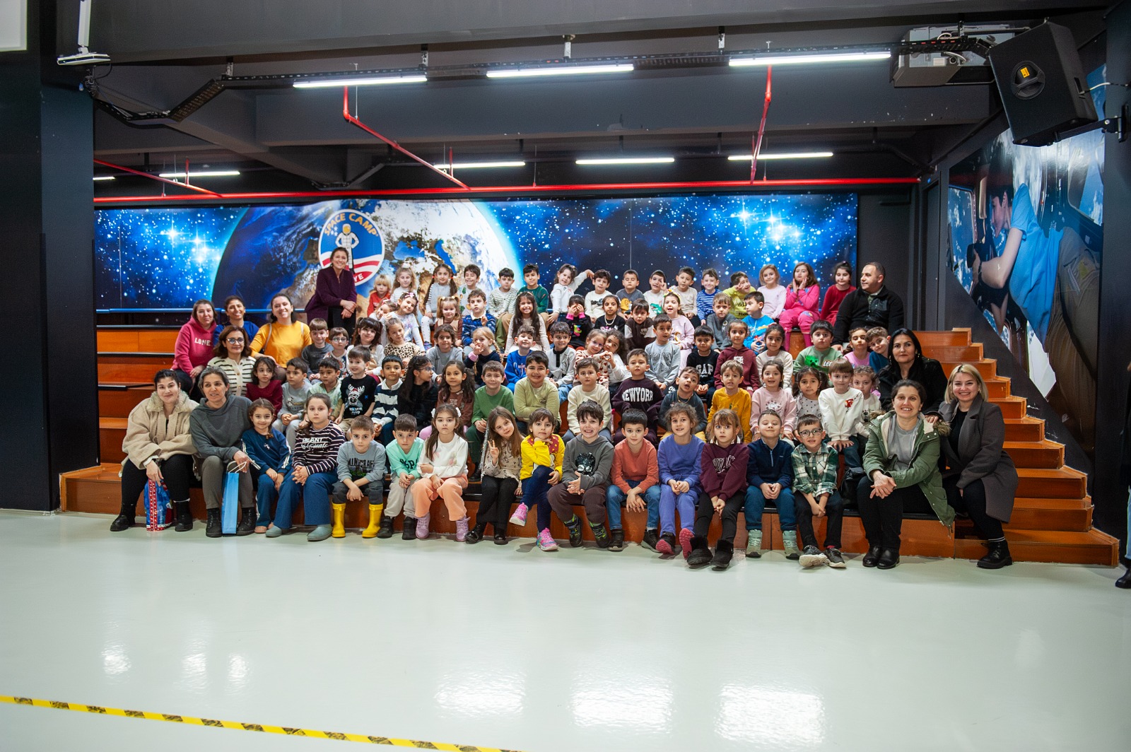 Anaokulu Öğrencileri Uzay Yolculuğuna Çıktı. Karşıyakalı Minikler Bilimin Kapısını Araladı.2