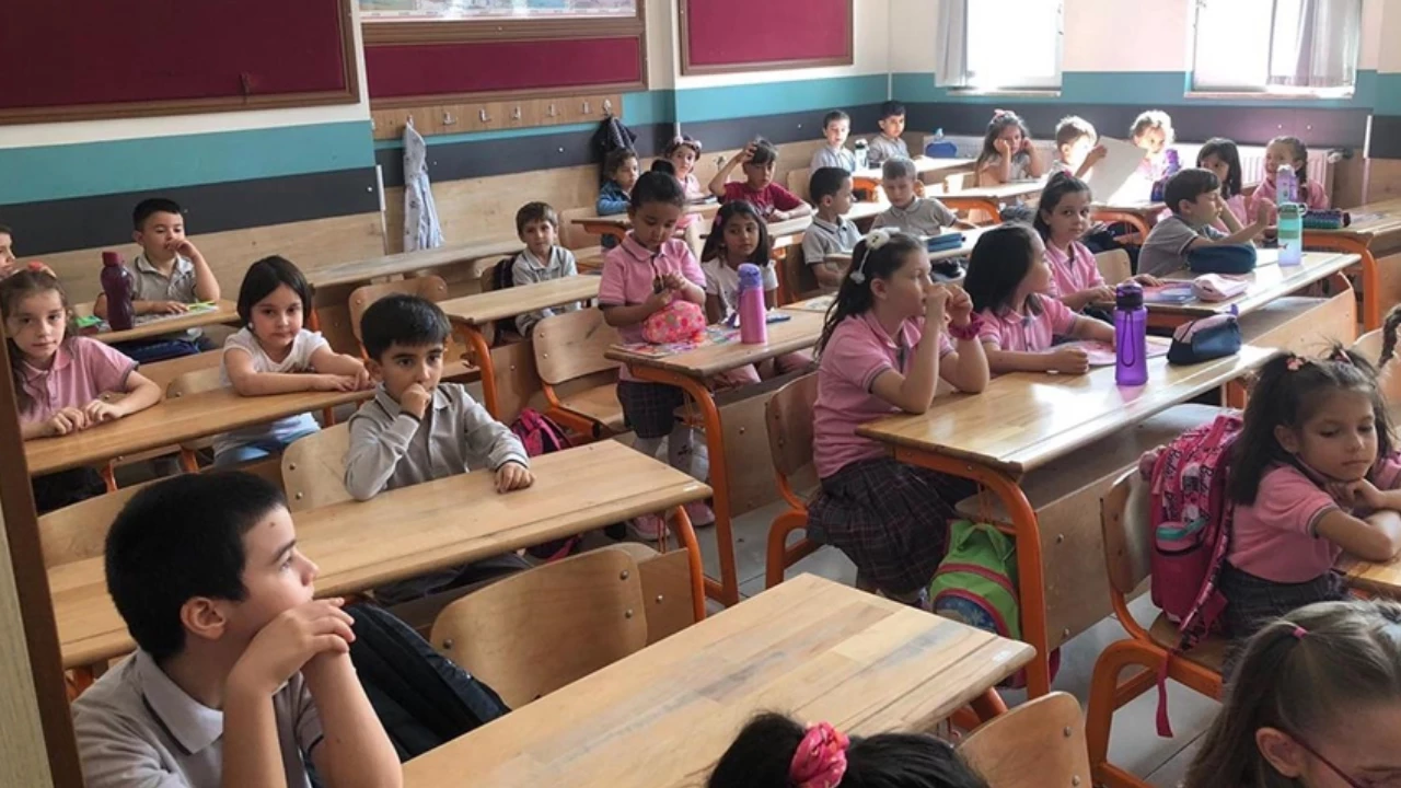 Ara Tatil Kalkıyor Mu? Yeni Dönemde Ara Tatil Olmayacak Mı? Bakan Tekin Açıkladı