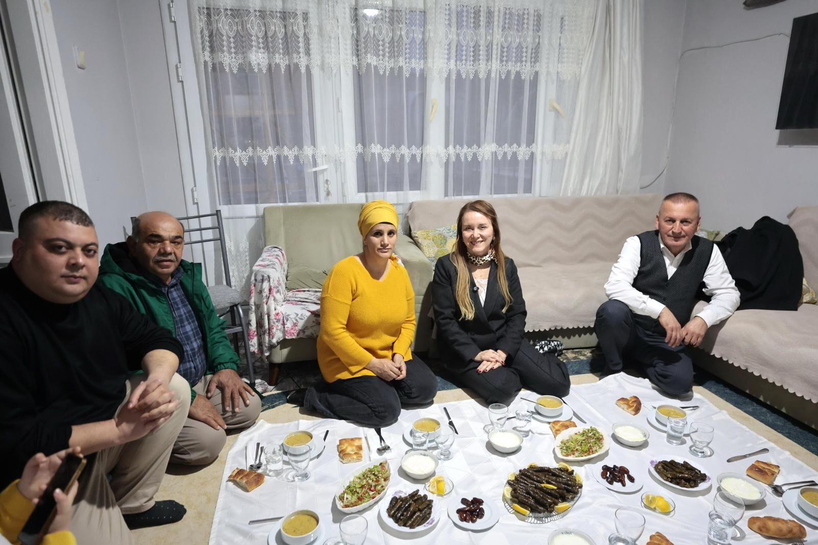 Başkan Mutlu Iftar Sofrasına Konuk Oldu (3)