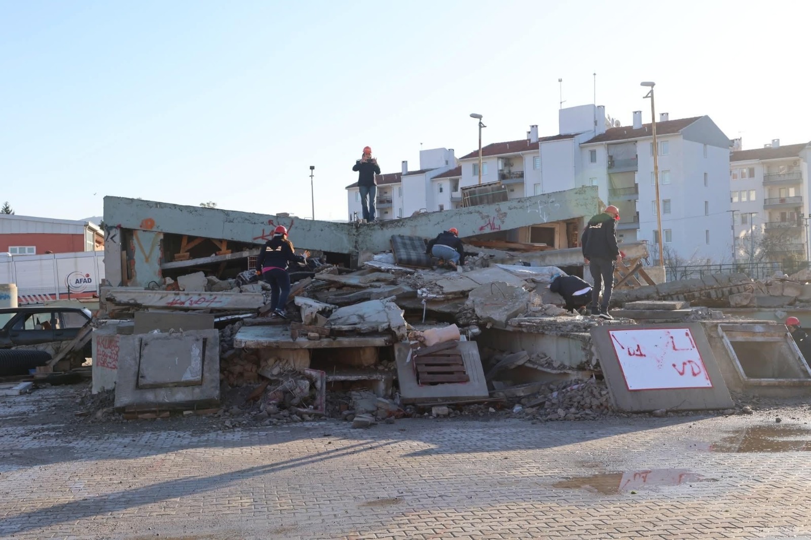 Bayraklı Belediyesi Arama Kurtarma Ekipleri Afad Eğitimini Tamamladı (2)