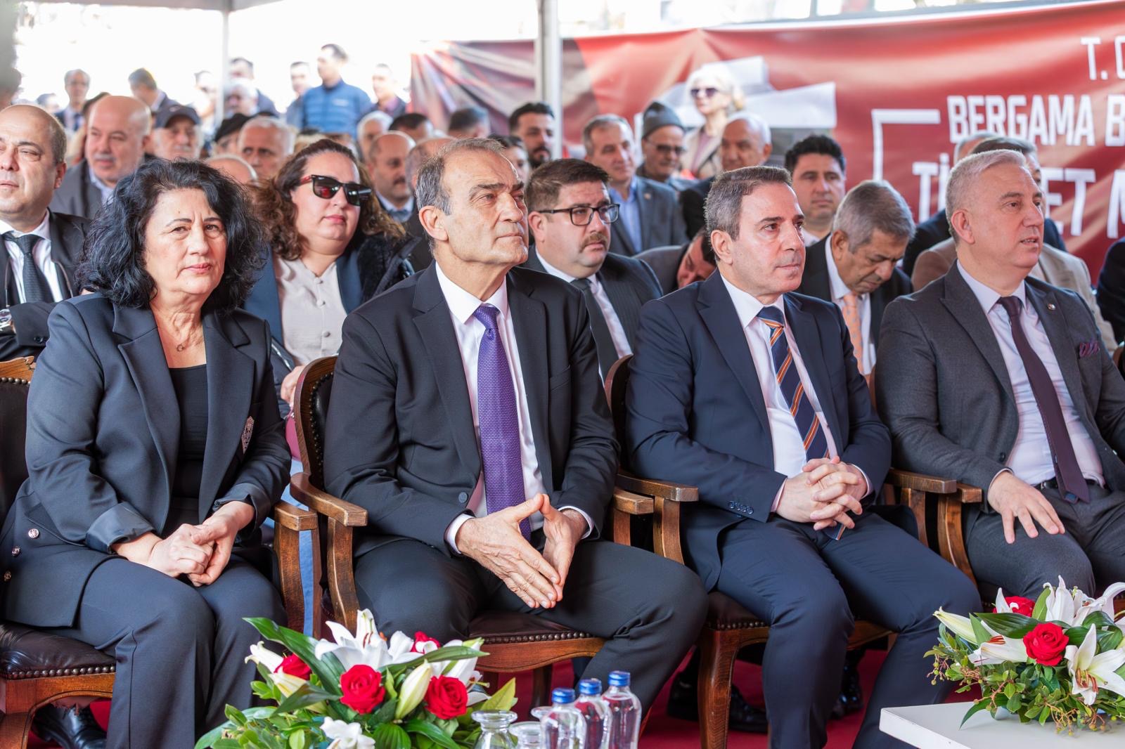 Bergama’da Ticaret Merkezi Için Temel Atıldı2