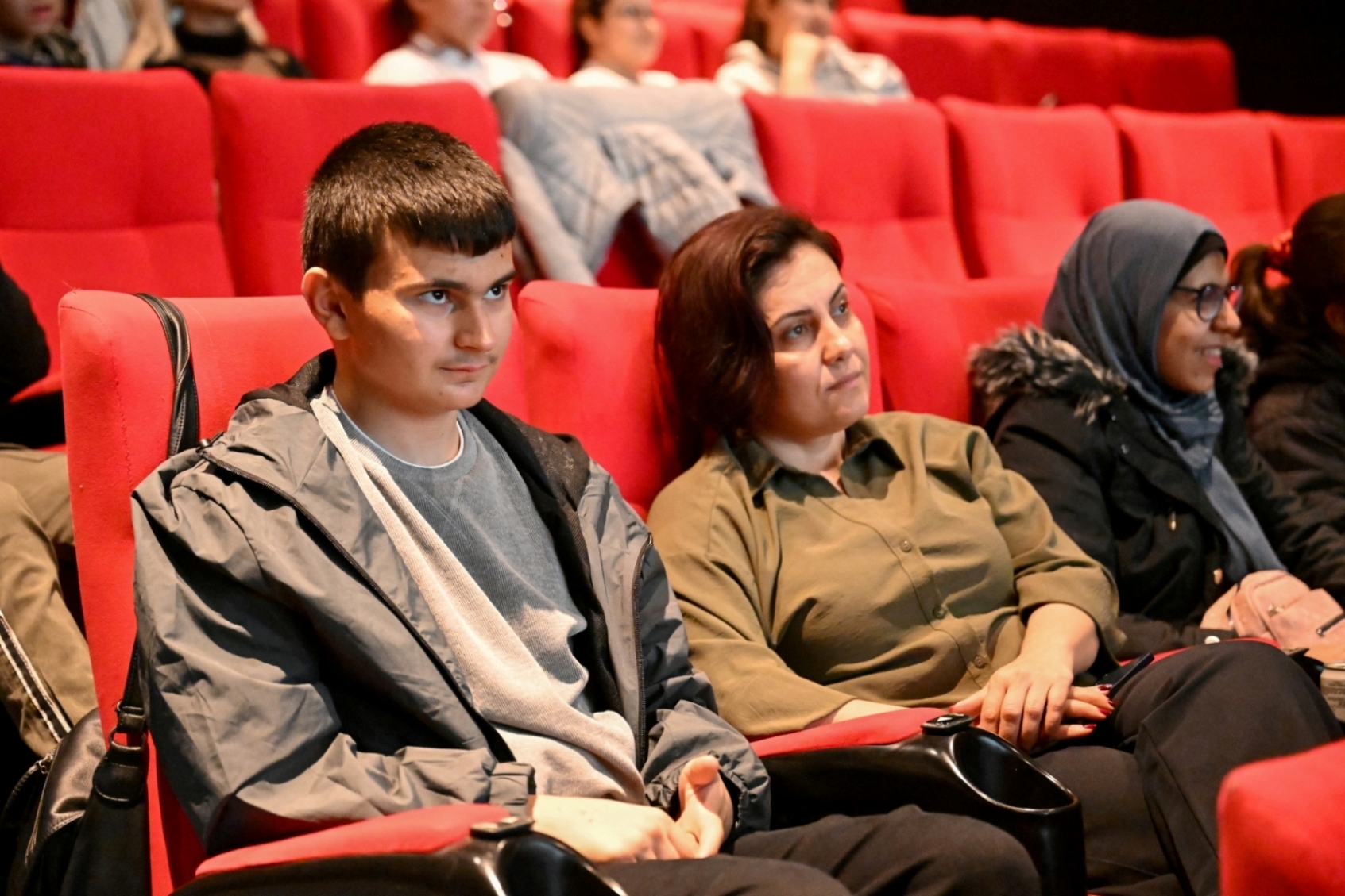 Bornova’da Dayanışma Perdesi Araland