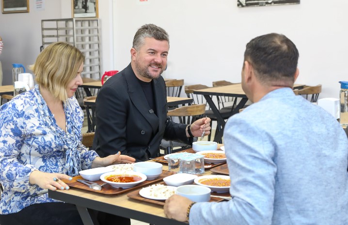 Görkem Duman Kent Lokantasında