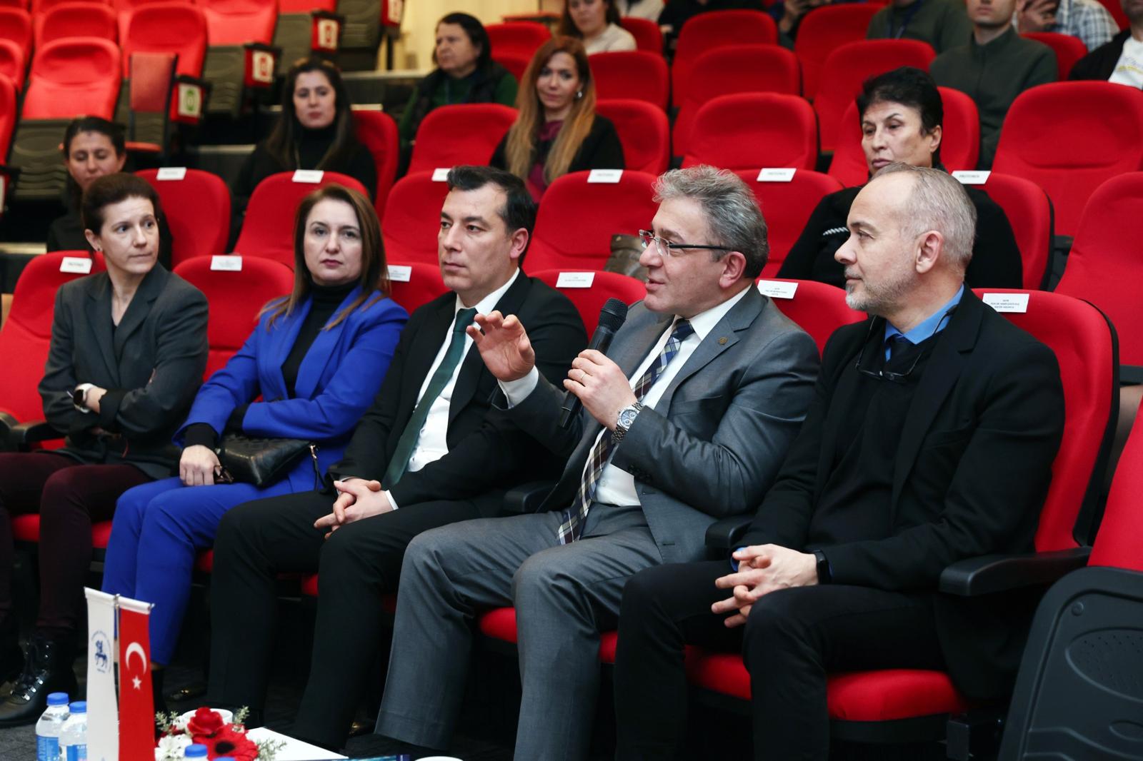 Deü Bi̇li̇m Kafe Sohbetleri̇'ni̇n 5'İnci̇ Buluşmasinda %22Sporun Dozu, Zamani Ve Sinirlari%22 Konuşuldu (4)