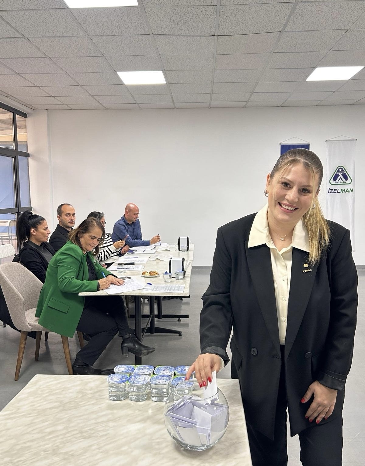 Eş Dost Tartışmaları Rafa Kalktı!3