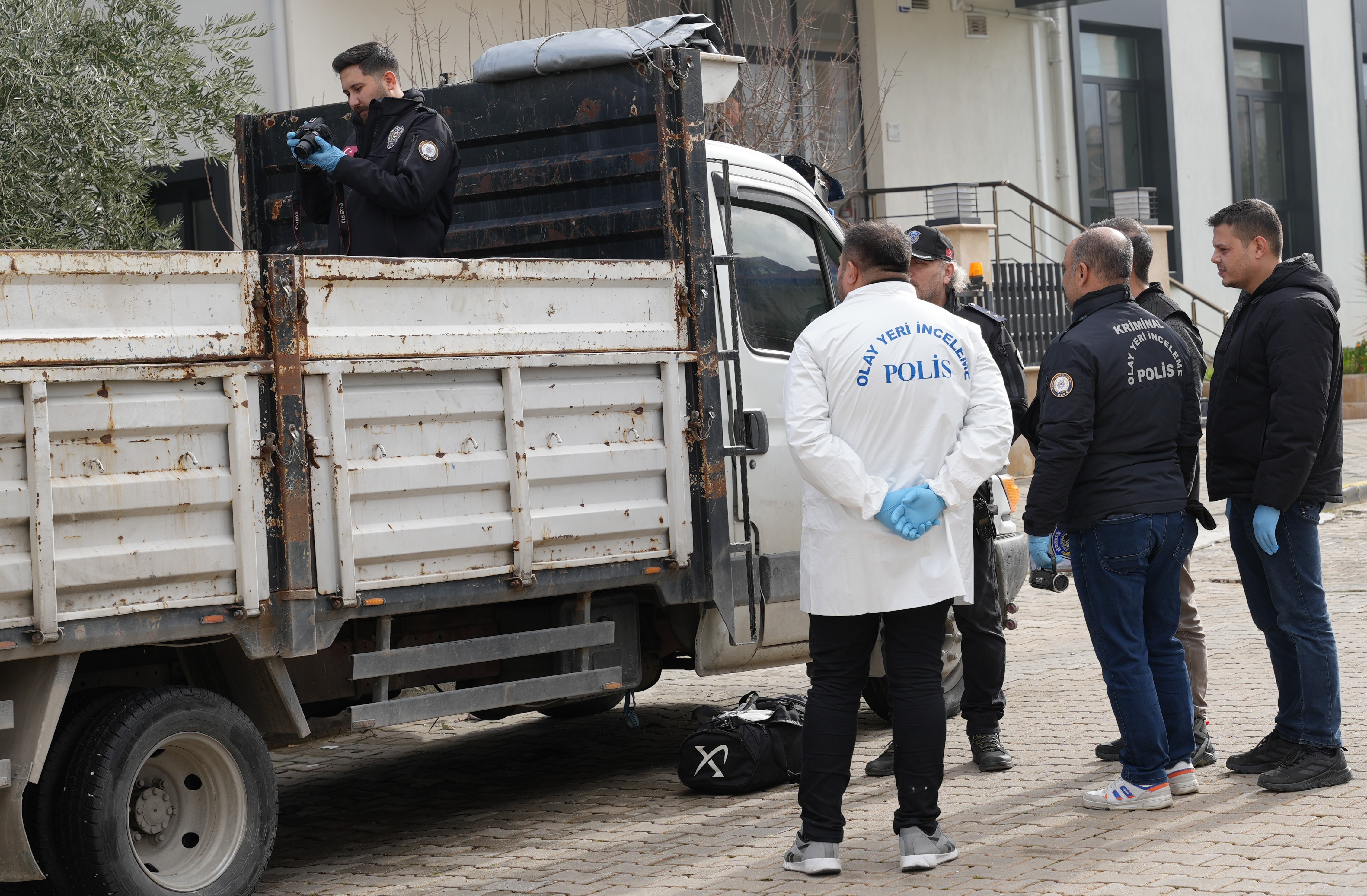 Gündüz Vakti Korkunç Tablo. Kamyonda Cansız Beden Bulundu.1