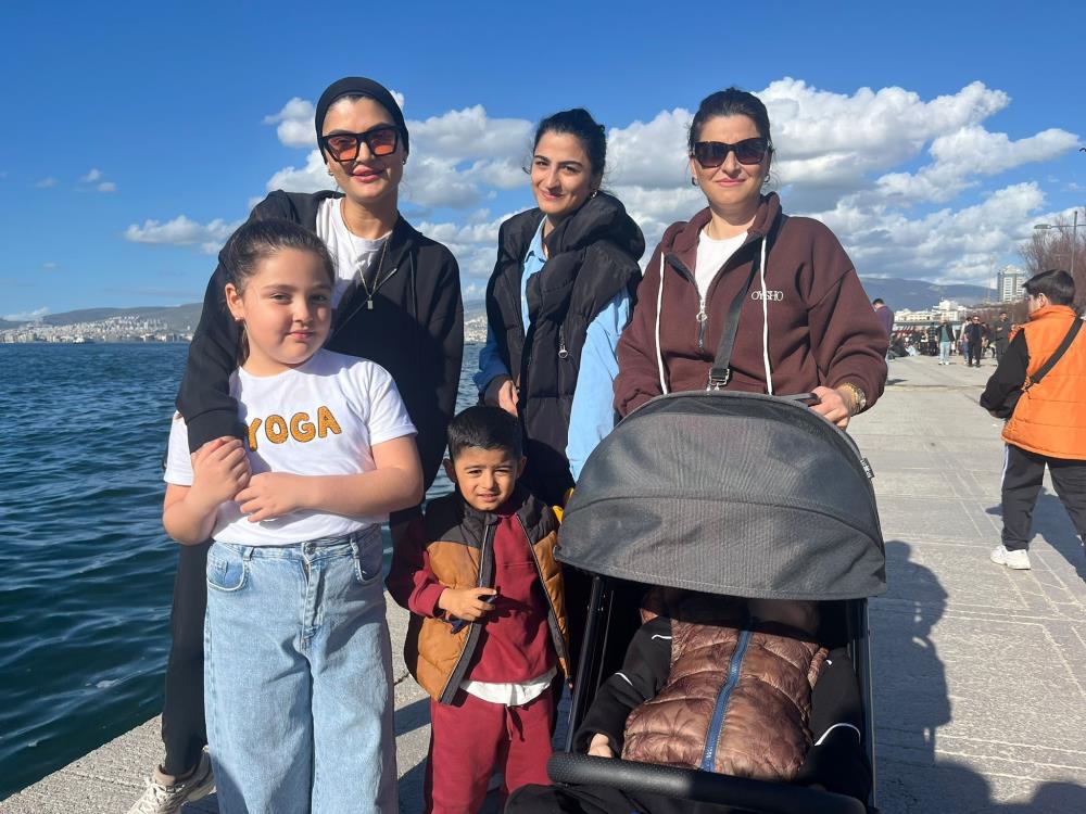 Sahile akın ettiler