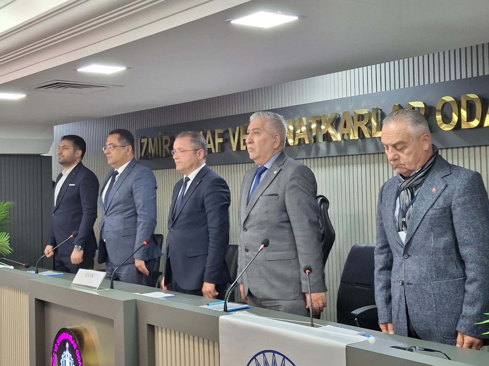 İzmir’de inşaat sanatkarları sandık başında!