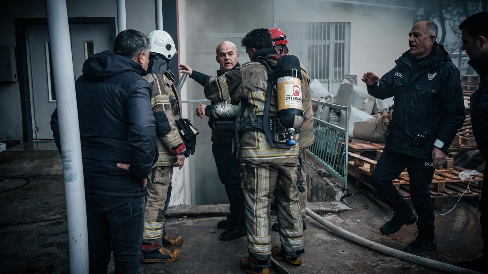 İşçiler Itfaiye Tarafından Tahliye Edildi.2