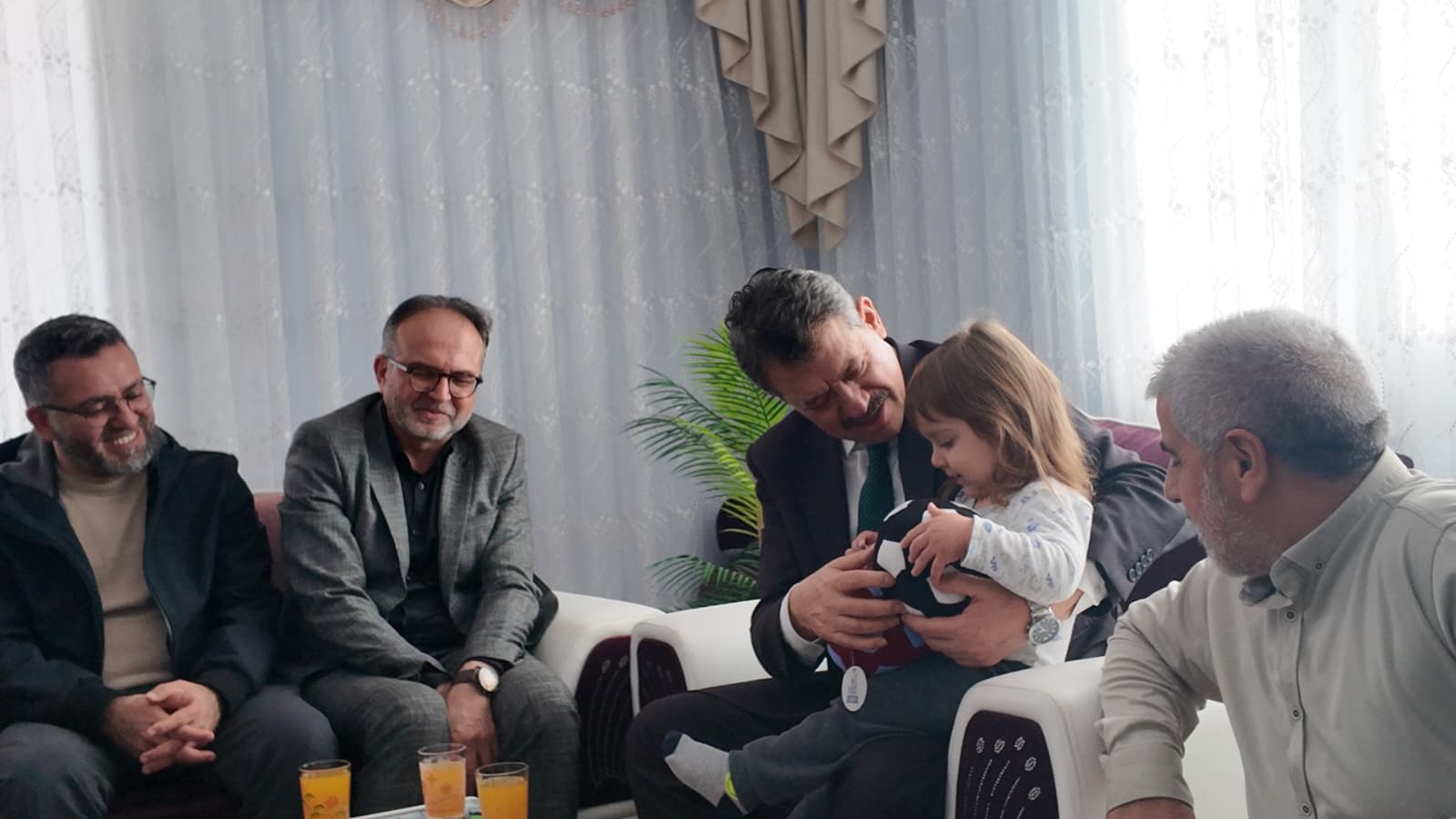 İzmir Adliyesi’nden Mihriban Yılmaz’ın Ailesine Ziyaret3