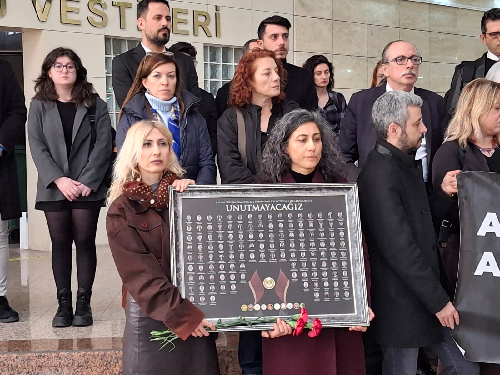 "Hala konteynerlerde yaşayanlar var..."