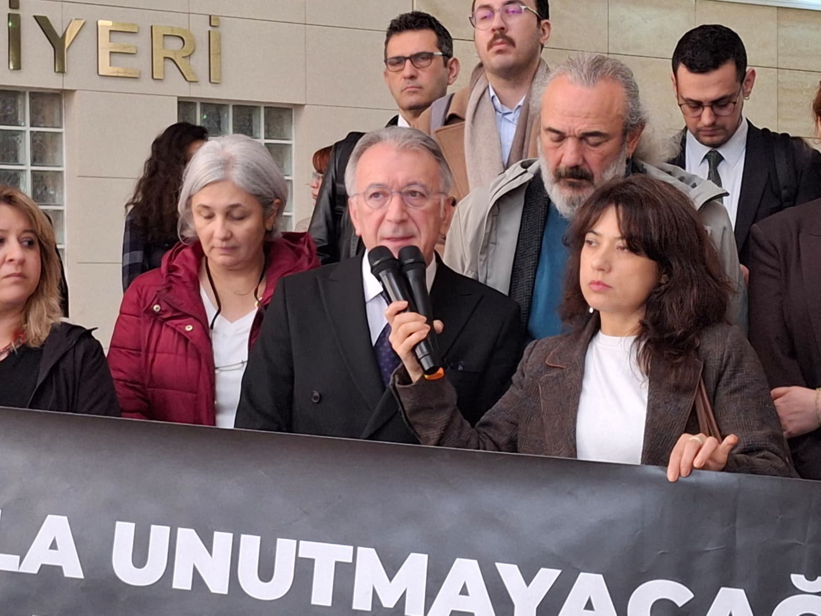 "53 bin 537 canımızı kaybettik..."