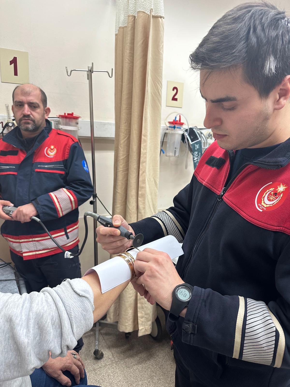 İzmir Itfaiyesinde Cerrahi Kurtarma!3