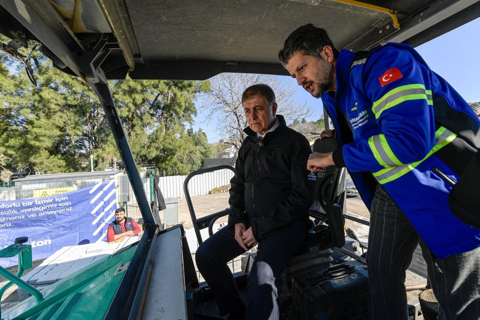 İzmir’de Asfalt Seferberliği Hız Kesmiyor!3