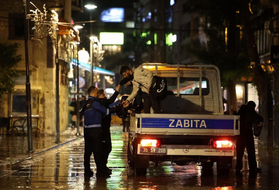 Deniz kenarından uzak durun