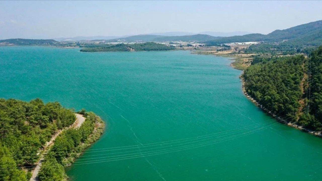 İzmir'de Ibre Tersine Döndü! 44 Günde Bir Yıllık Yağış Düştü, O Baraj Tamamen Doldu