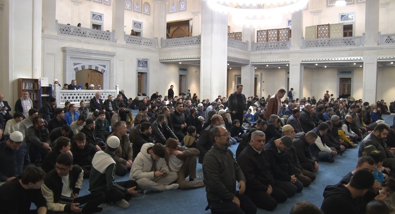Mahyada Türk Bayrağı: Görsel ve manevi şölen bir arada