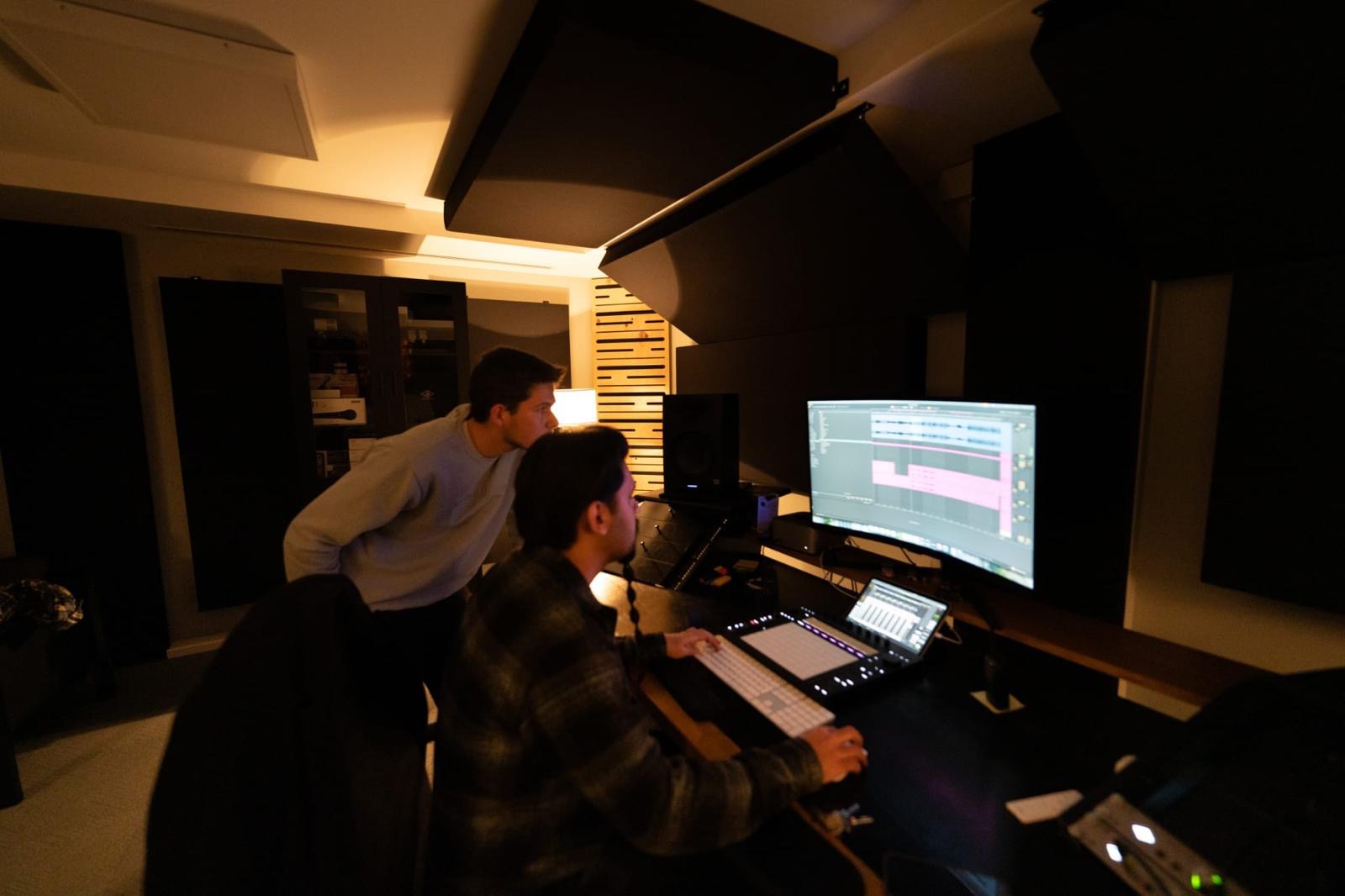 İzmir’de Müzik Üretimi Ücretsiz1