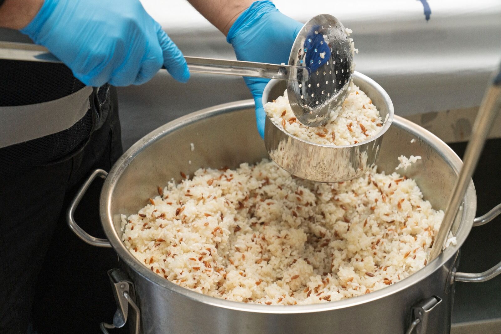 65 bin haneye gıda paketi