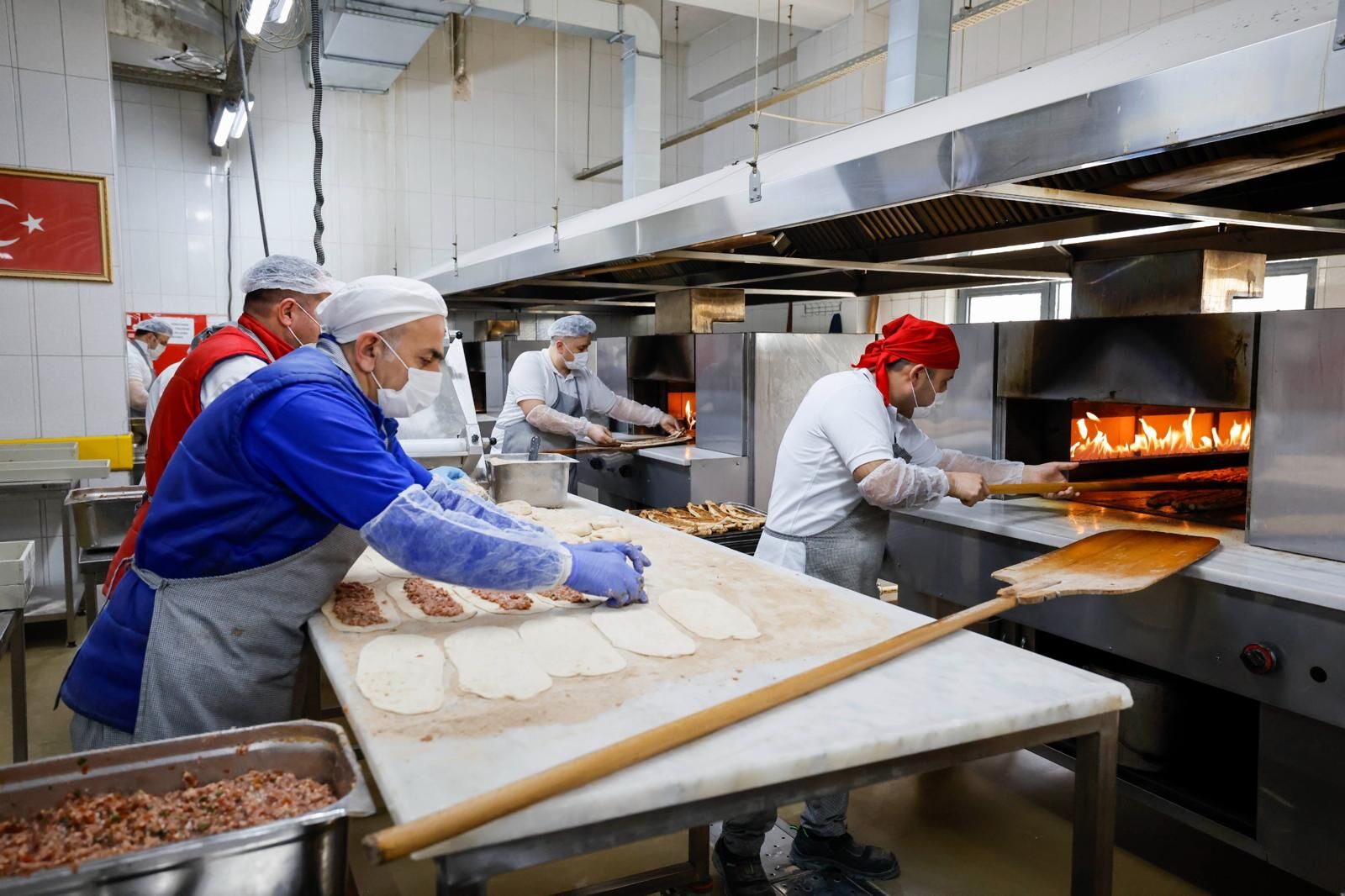 65 bin haneye gıda paketi