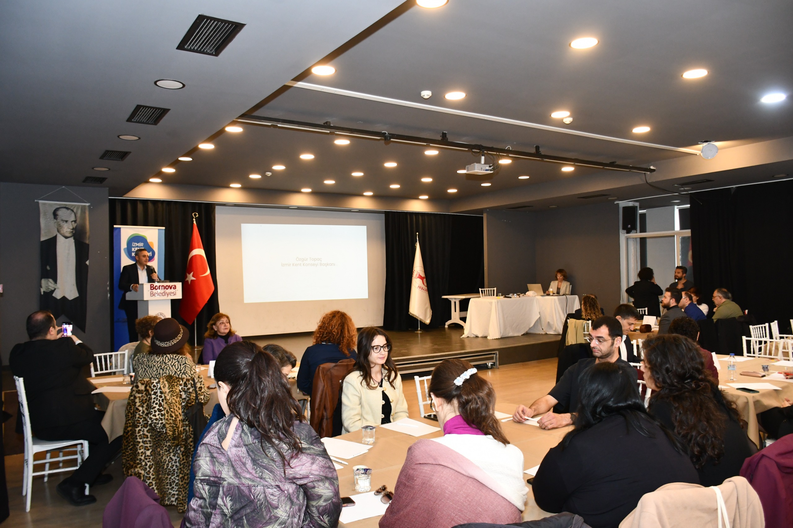 İzmir’de Yerel Demokrasi Için Ortak Akıl Buluşması