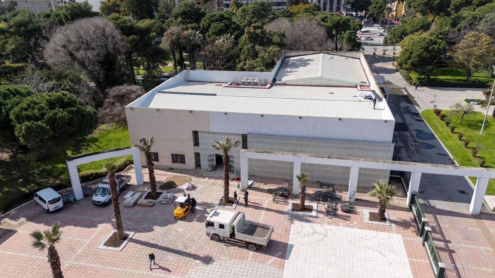 Izmir’e Yeni Kütüphane