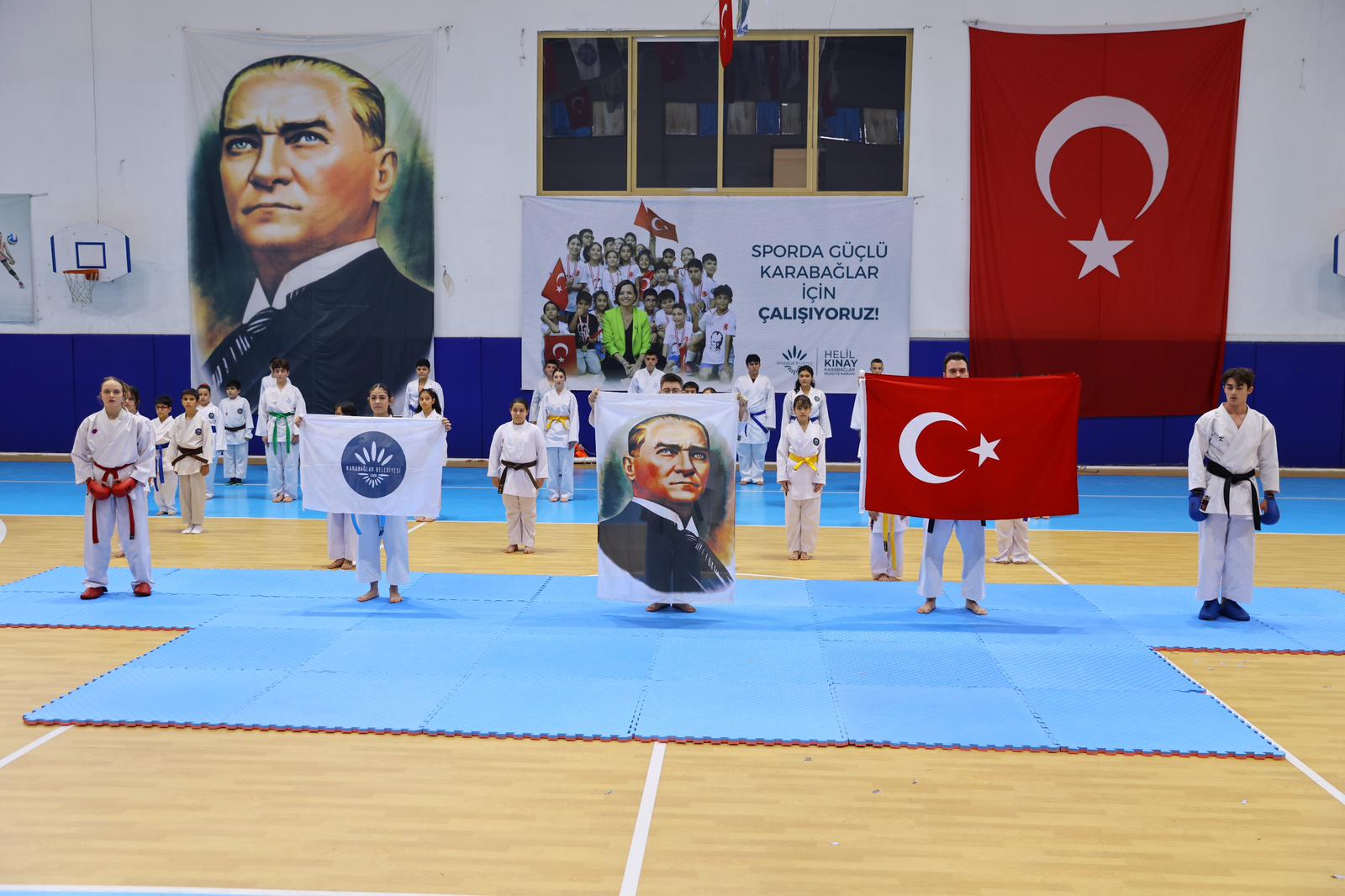 Sahada engel tanımayan basketbol gösterisi