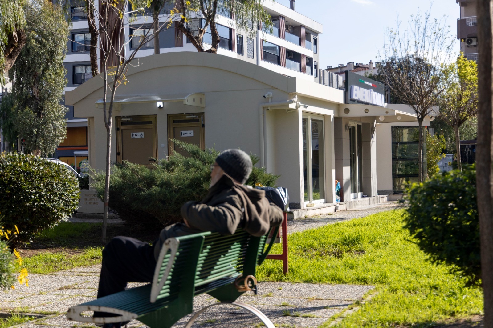 karsiyakanin-cinarlarina-ozel-durak-emekli-yaka-kapilarini-aciyor