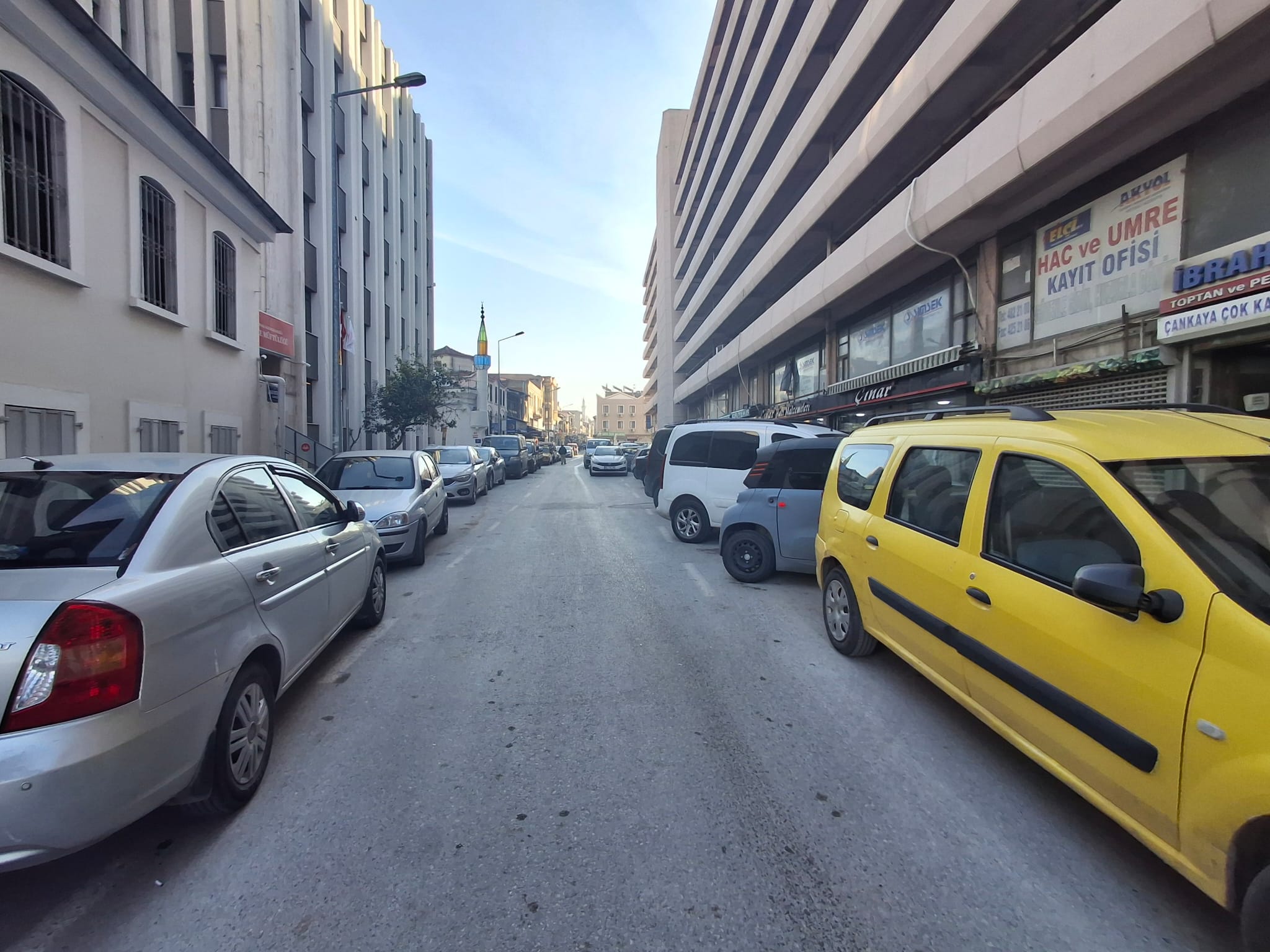 “Resmen yağmalıyorlar”