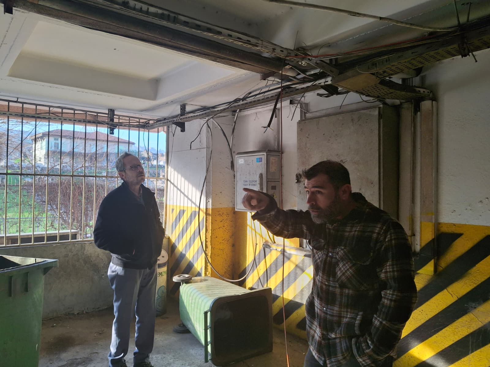 “Kablolar çalındı, elektriksiz kaldık”