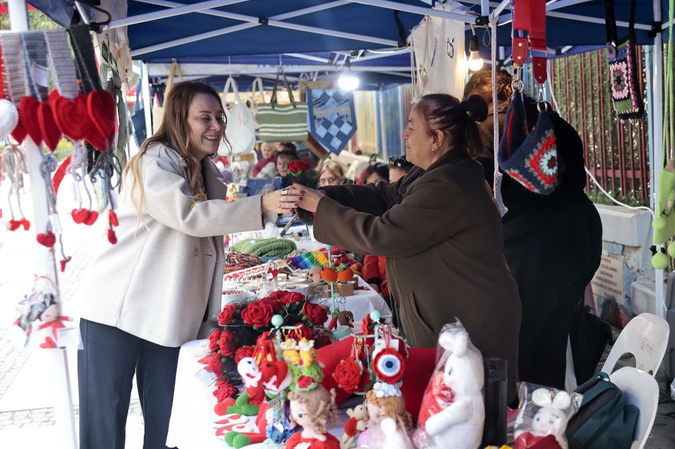 Konak’ın Sevgililer Günü El Emeği Kermesi Başladı (10)