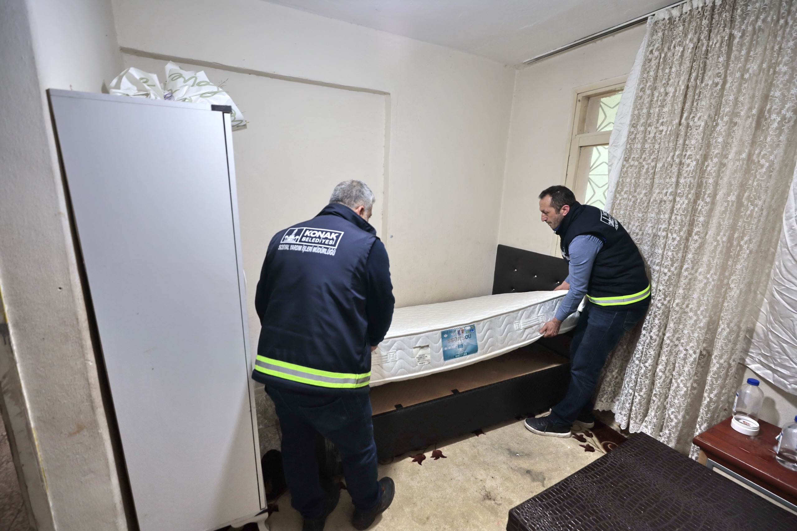 Konak’ta Eşya Dayanışması Bağışlar Ihtiyaç Sahiplerine Ulaştırılıyor (4)