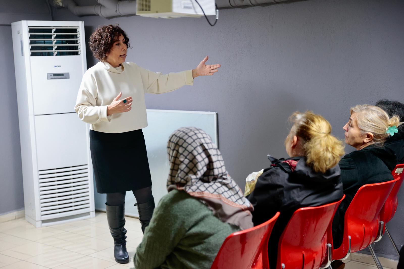 Medeni Kanun’un Kazanımları Konak’ta Masaya Yatırıldı (2)