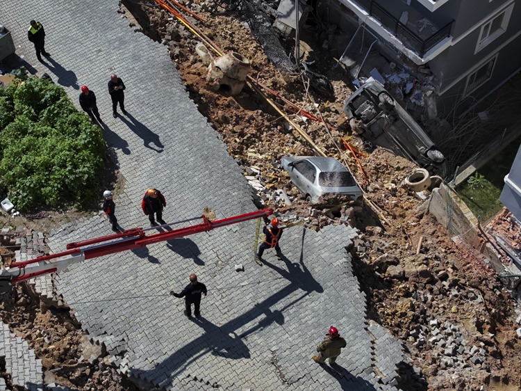 Menemen Çöken Duvar 2