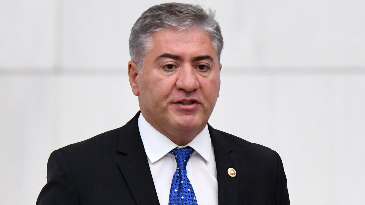 YENİ Partili Emir'den, iktidara rest: "Piyon feda edip tahtayı kurtarma devri bitti"