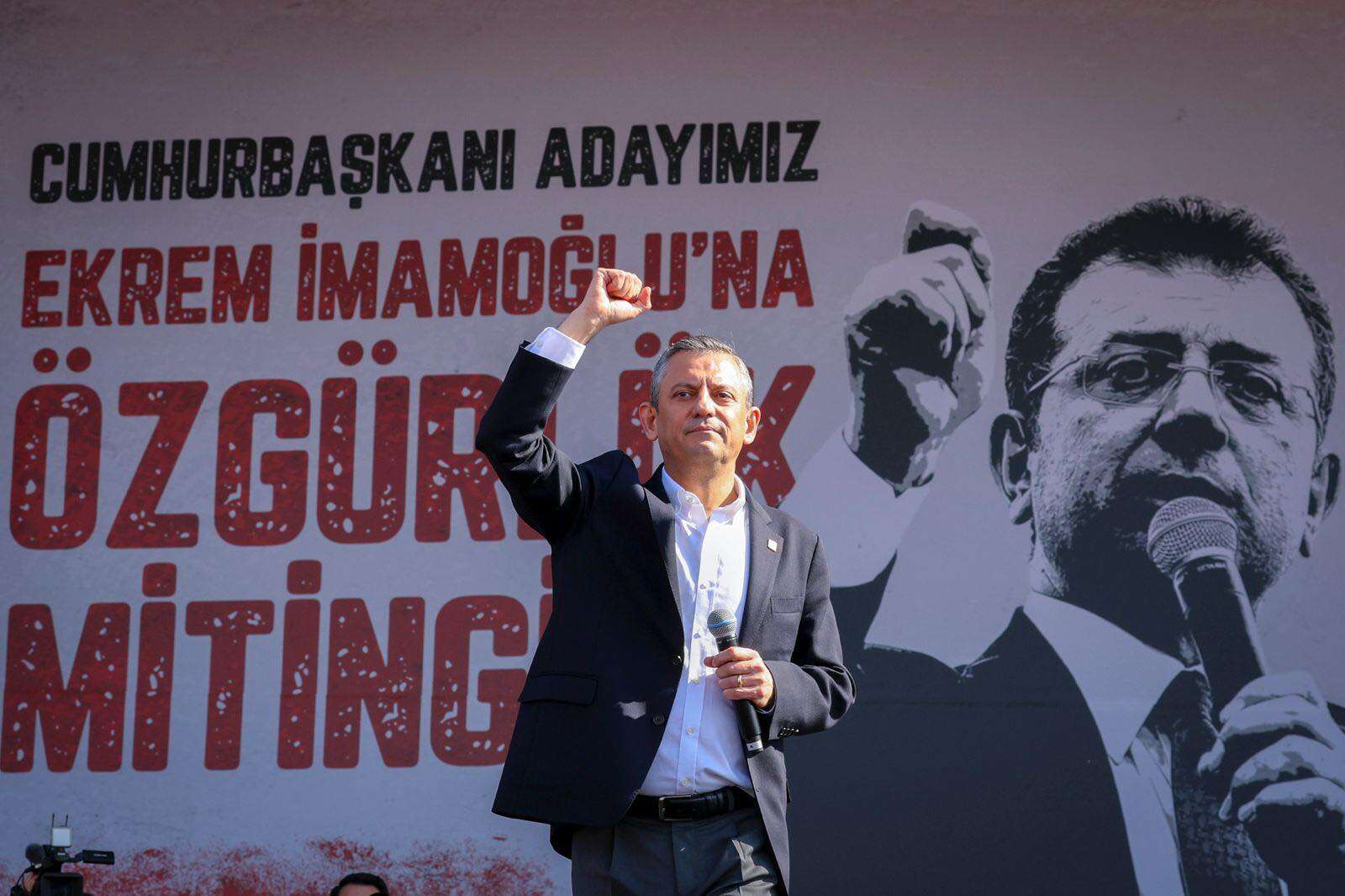 Özgür Özel ve Ekrem İmamoğlu